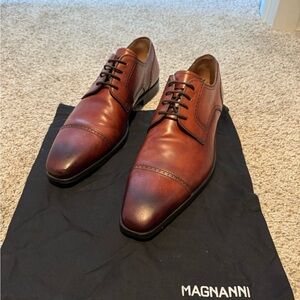 Men’s size 9 Magnanni Brown Dress Shoe (Barley Worn)